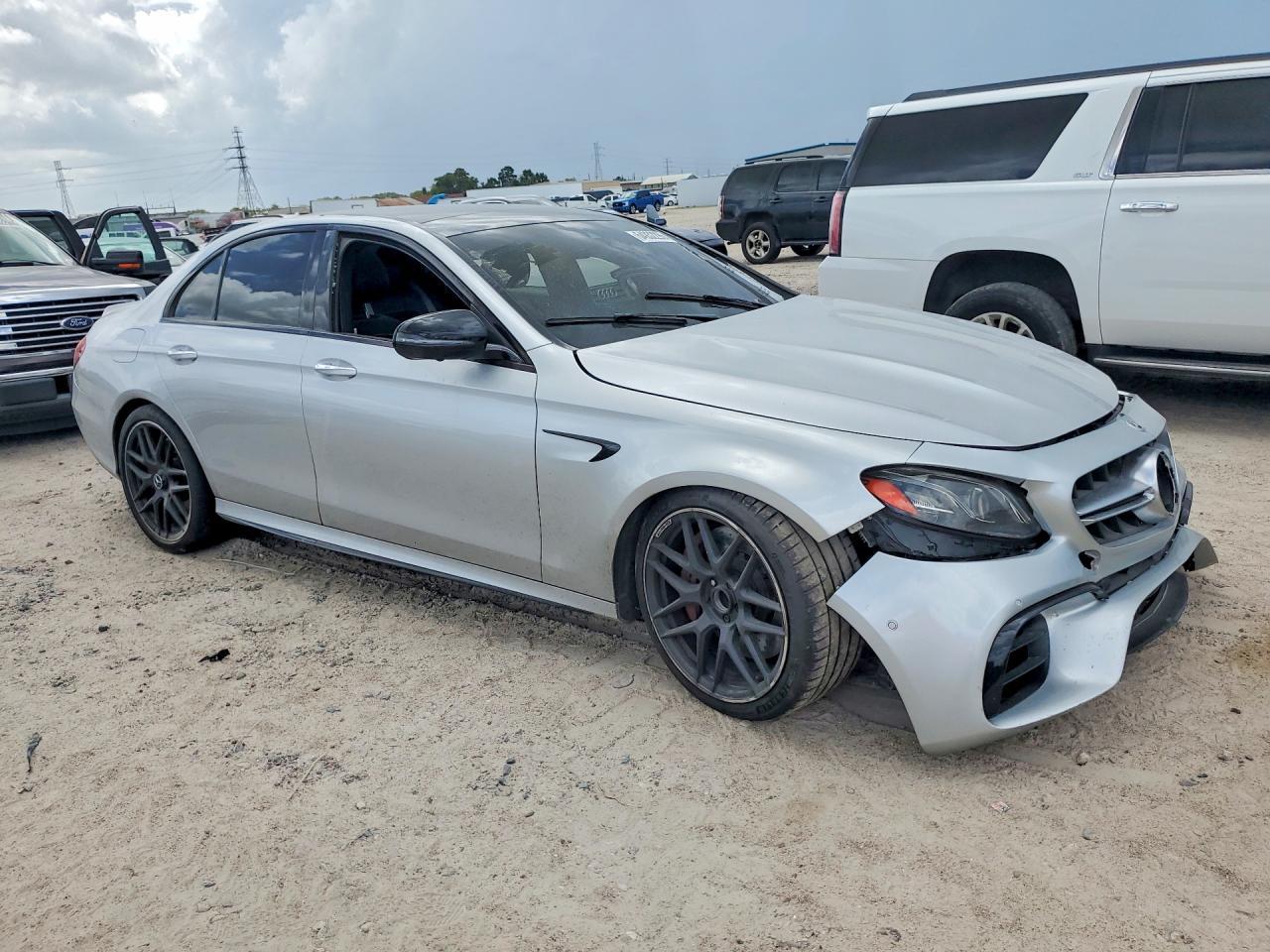 2019 Mercedes-Benz E 63 Amg-S 4Matic - zdjęcie 4