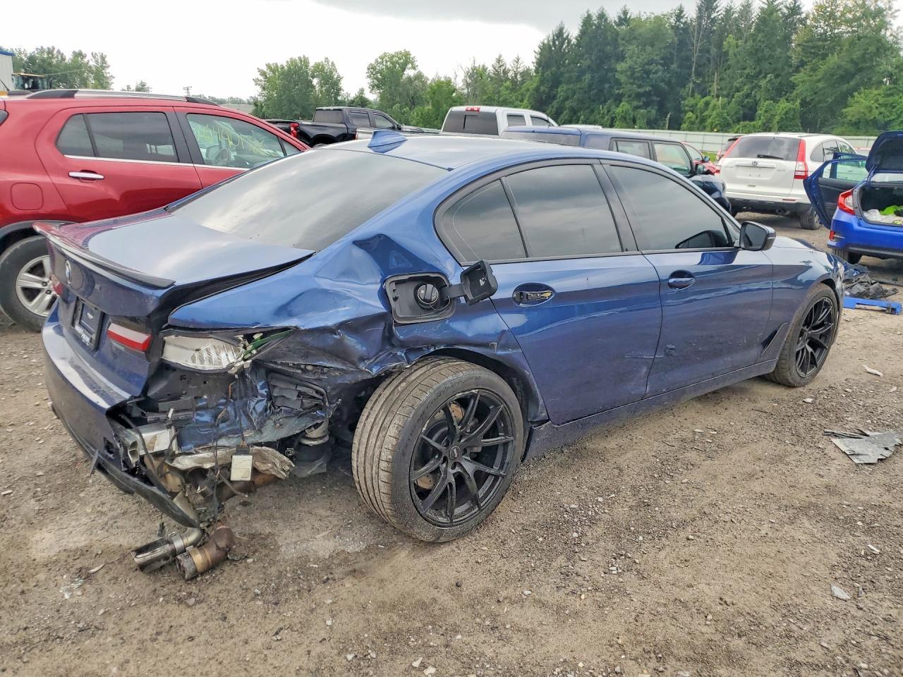 2022 BMW Seria 5 540i - zdjęcie 3
