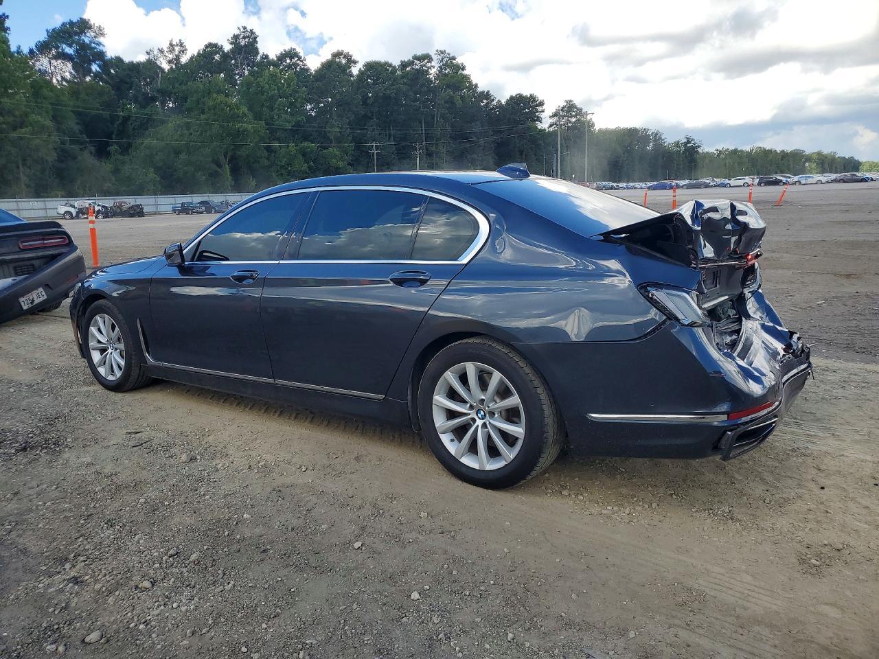 2020 BMW 740 I - zdjęcie 2