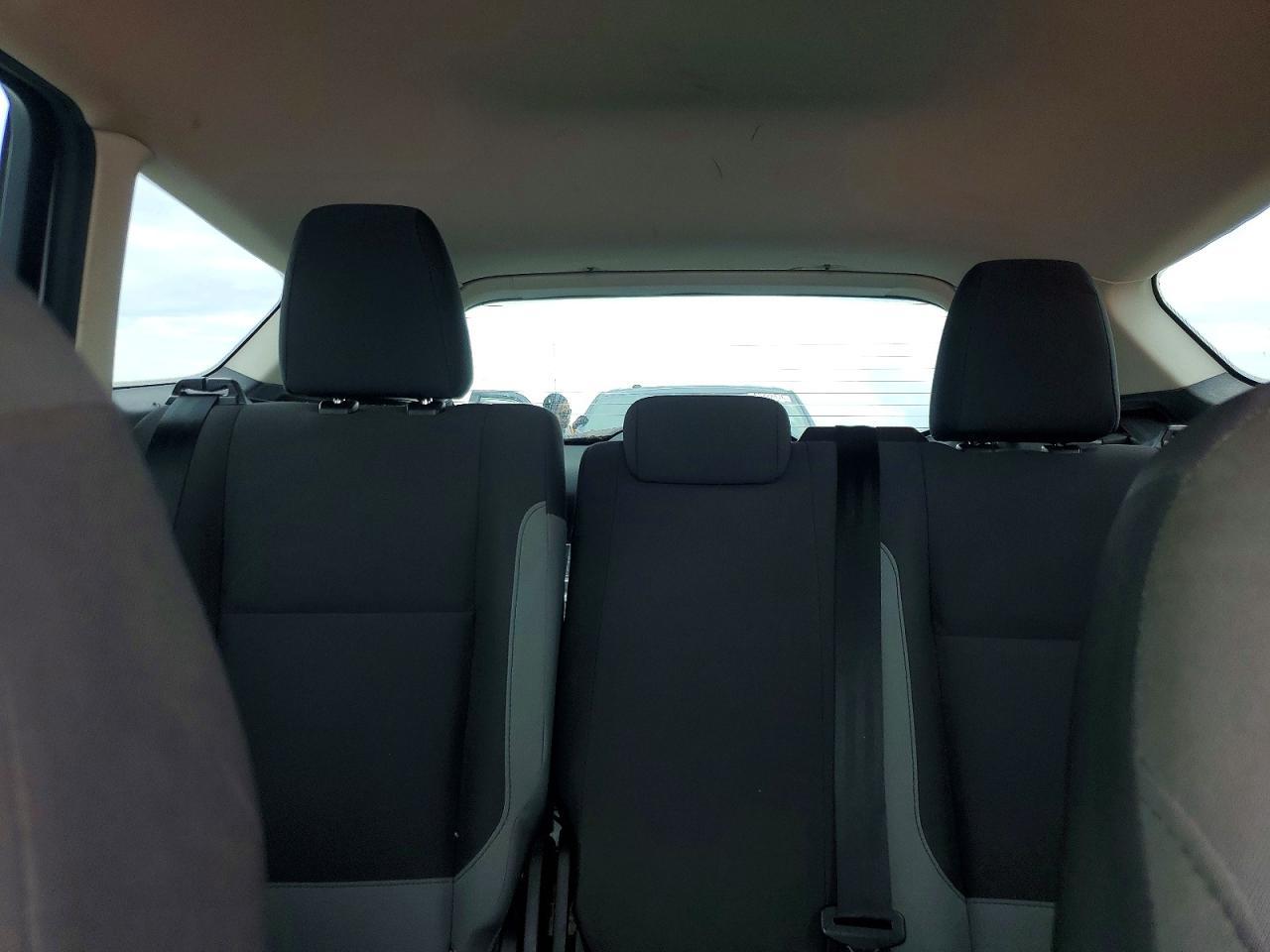 2016 Ford Escape S - zdjęcie 10