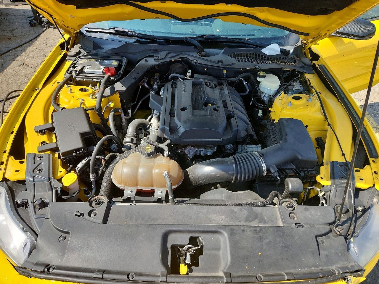 2015 Ford Mustang - zdjęcie 11