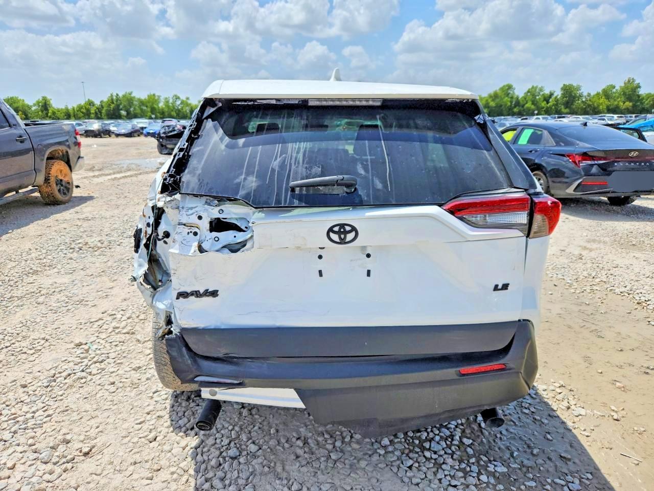 2024 Toyota Rav4 Le - zdjęcie 6