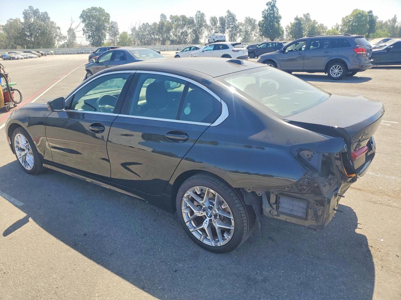 2026 BMW 330Xi - zdjęcie 2