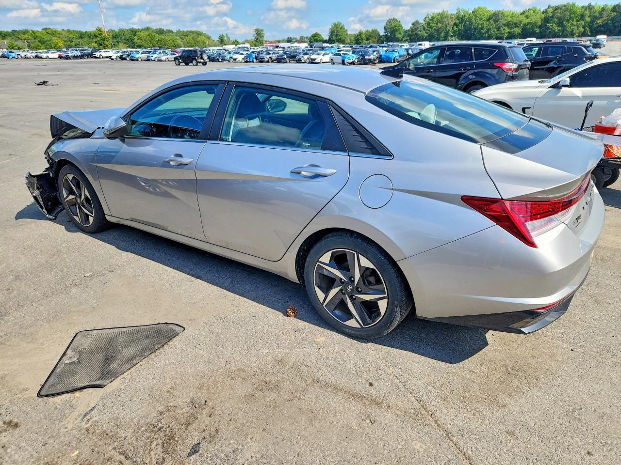 2022 Hyundai Elantra Limited - zdjęcie 2