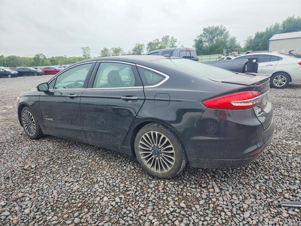 2017 Ford Fusion Titanium Hev - zdjęcie 2