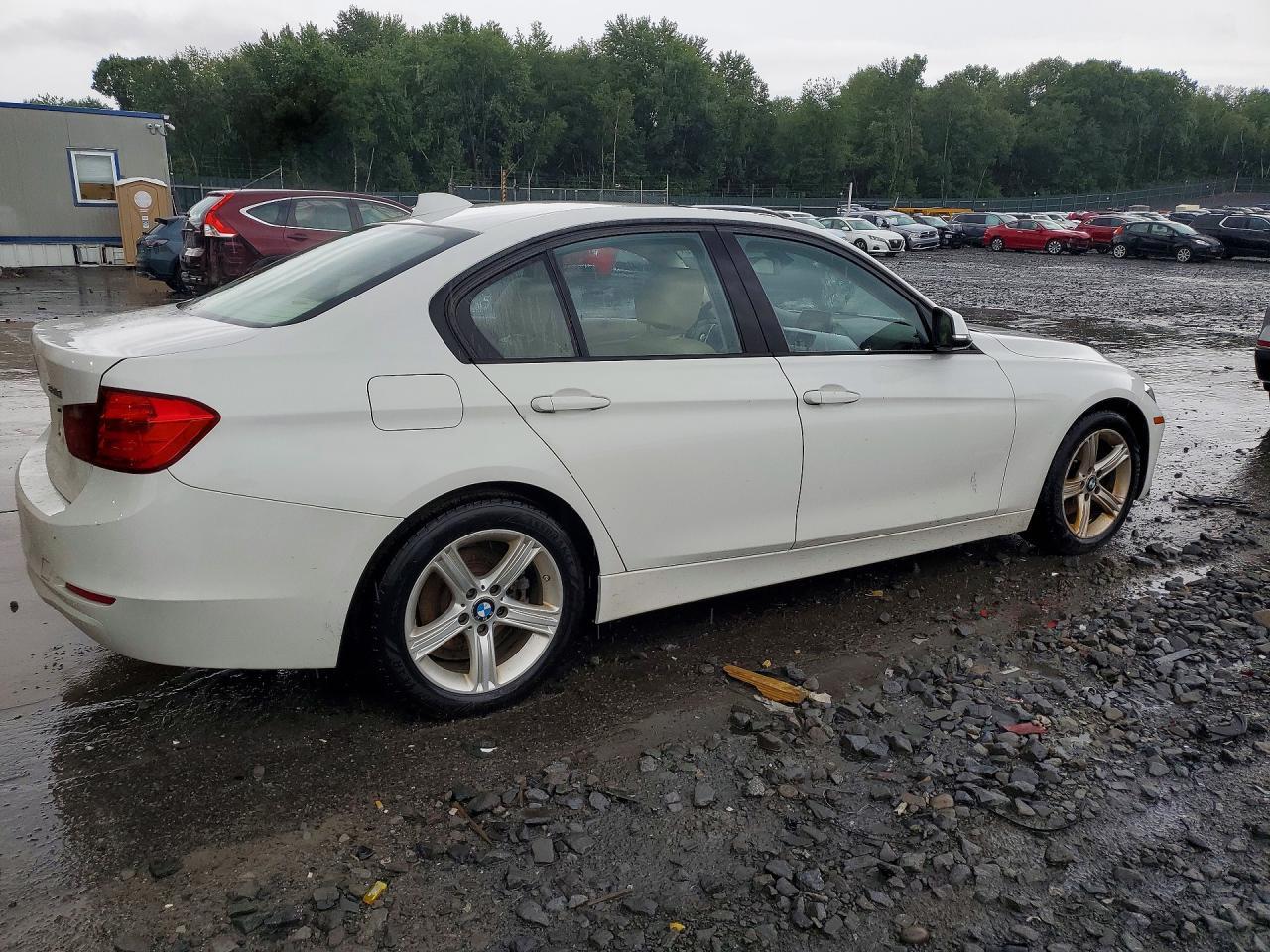 2013 BMW Seria 3 328i - zdjęcie 3