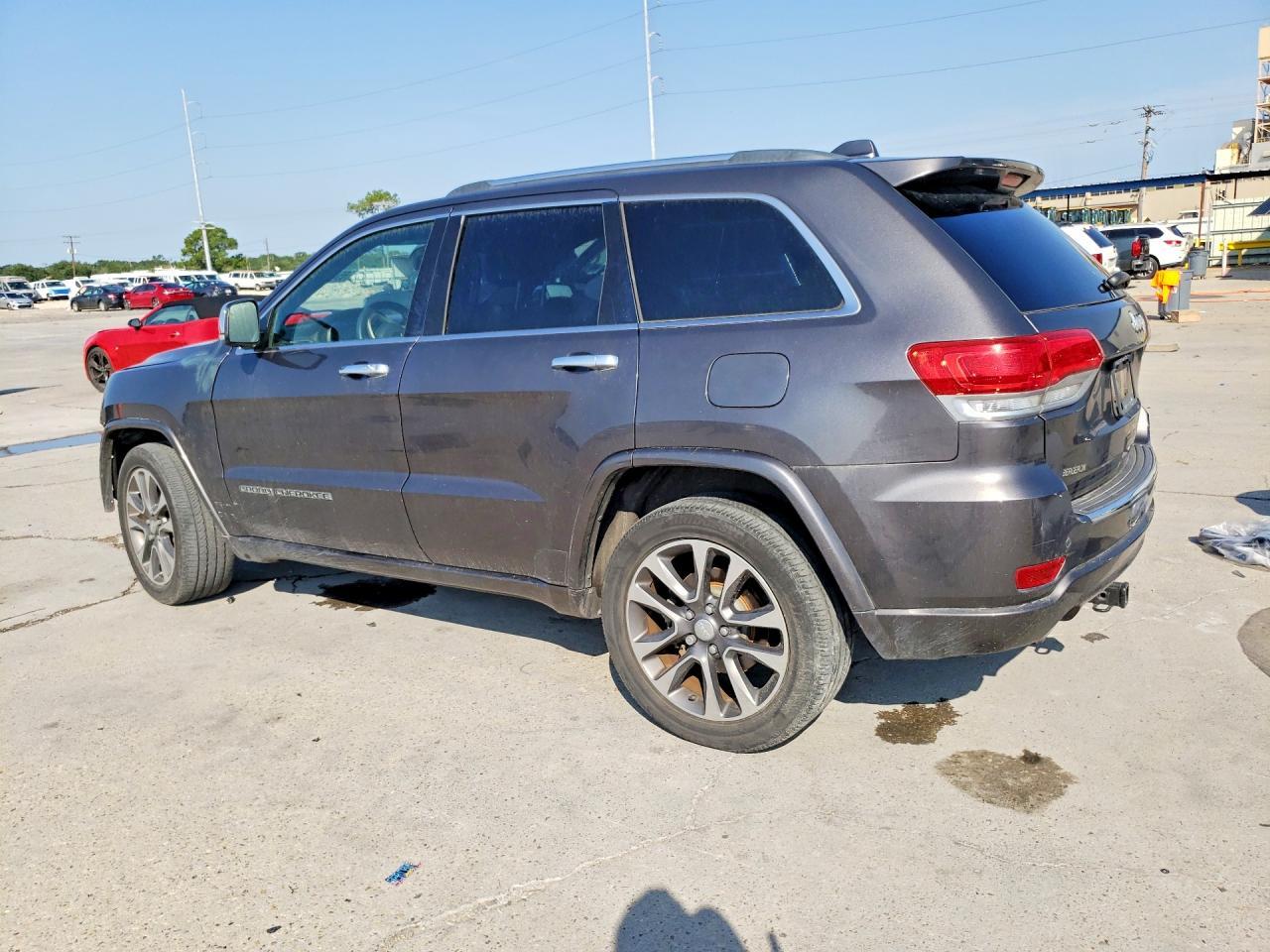 2017 Jeep Grand Cherokee Overland - zdjęcie 2