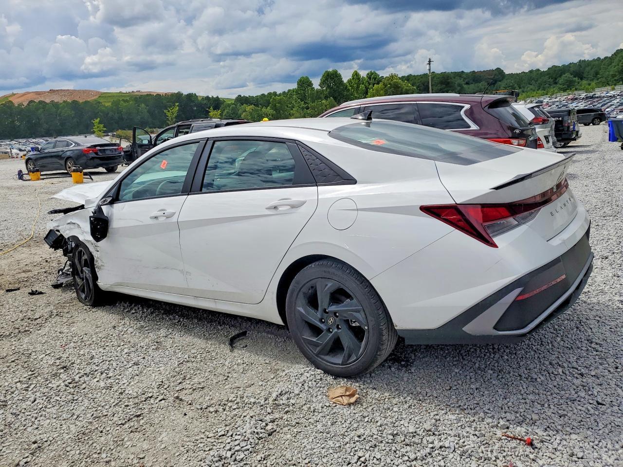 2026 Hyundai Elantra Sel Sport - zdjęcie 2