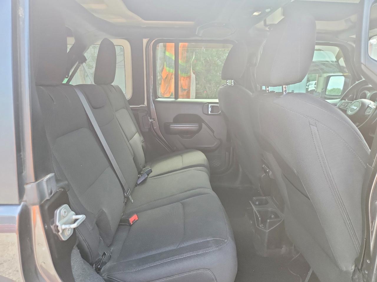 2018 Jeep Wrangler Unlimited Sport - zdjęcie 10