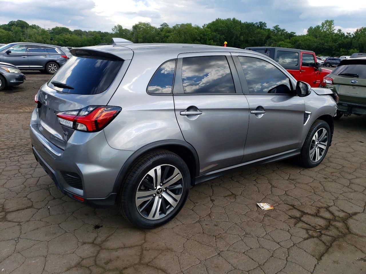2021 Mitsubishi Outlander Sport Es - zdjęcie 3