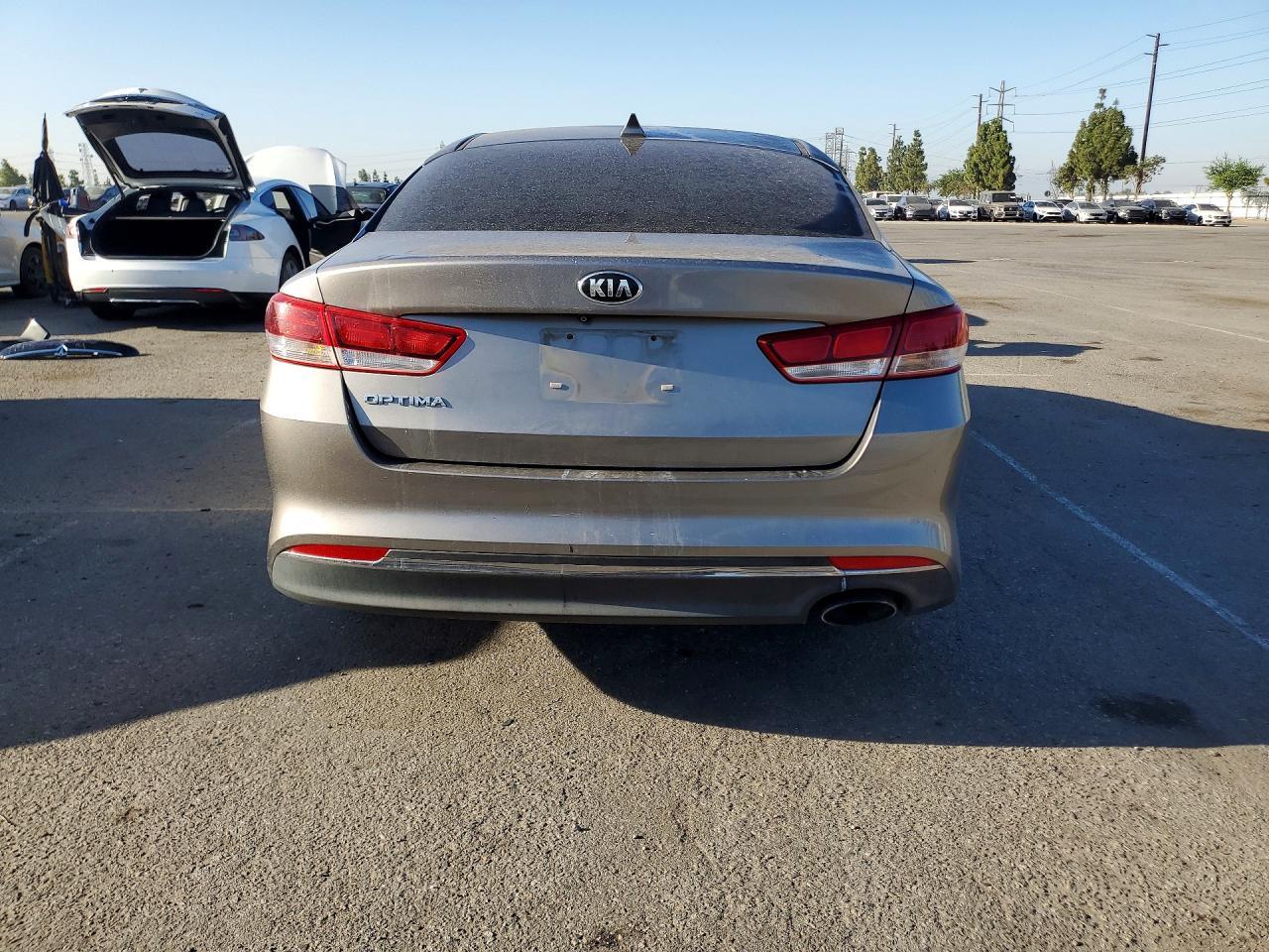 2017 Kia Optima Lx - zdjęcie 6