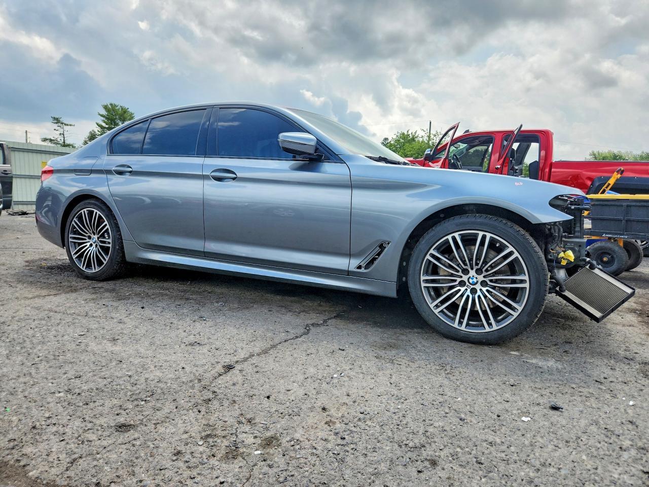 2019 BMW Seria 5 540i - zdjęcie 4