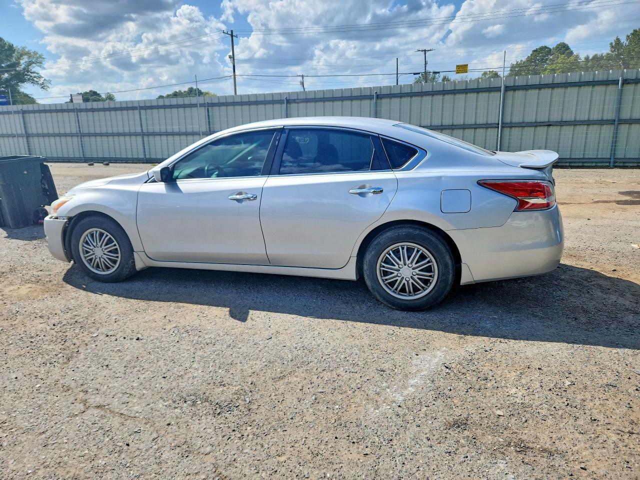 2015 Nissan Altima 2.5 S - zdjęcie 2