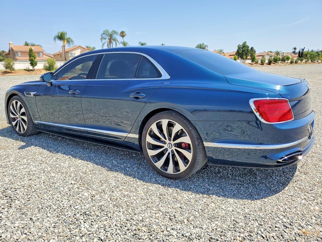 2022 Bentley Flying Spur - zdjęcie 2