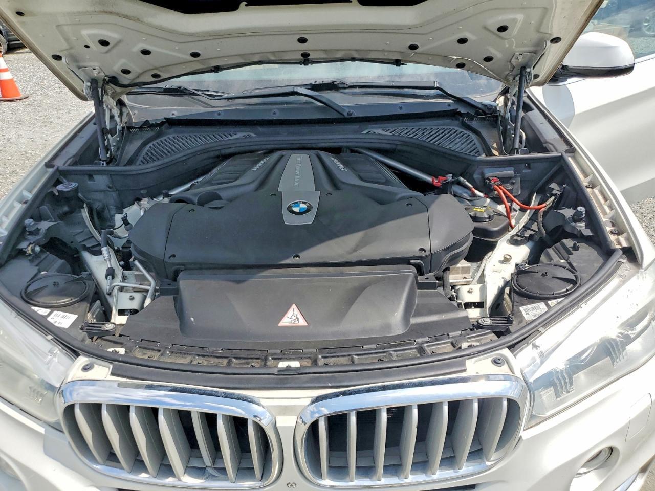 2015 BMW X5 xDrive50I - zdjęcie 12