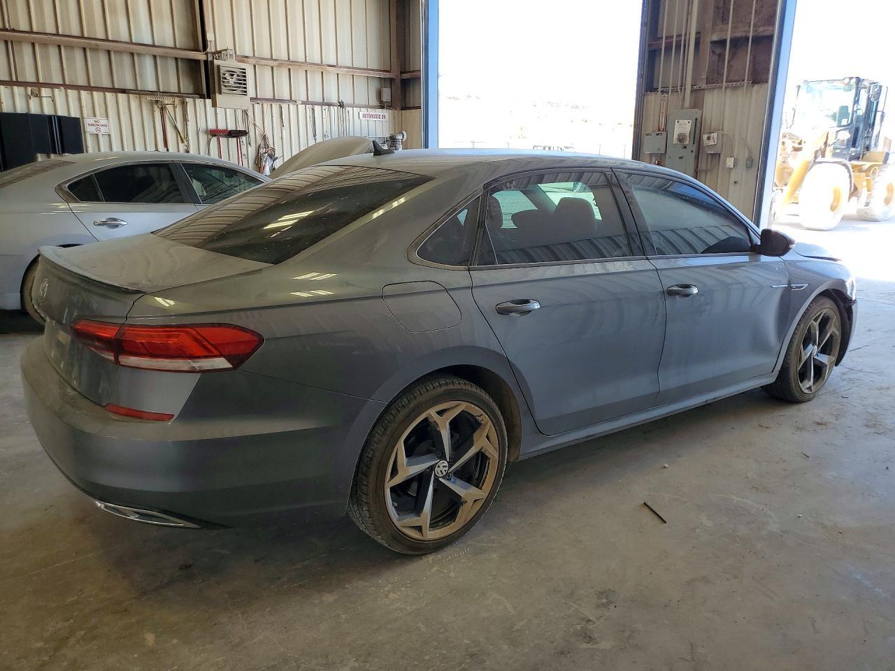 2020 Volkswagen Passat R-Line - zdjęcie 3