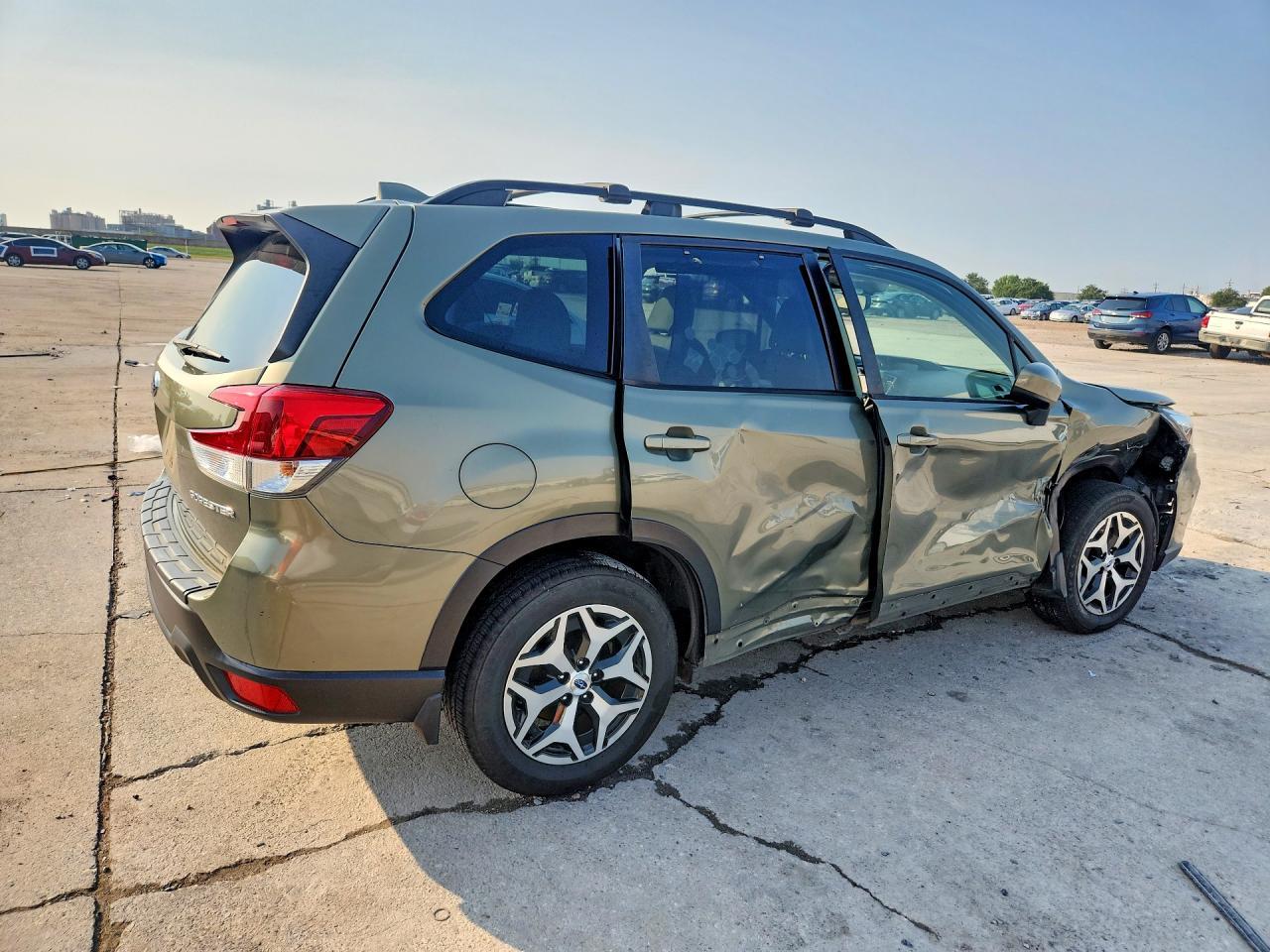 2021 Subaru Forester Premium - zdjęcie 3