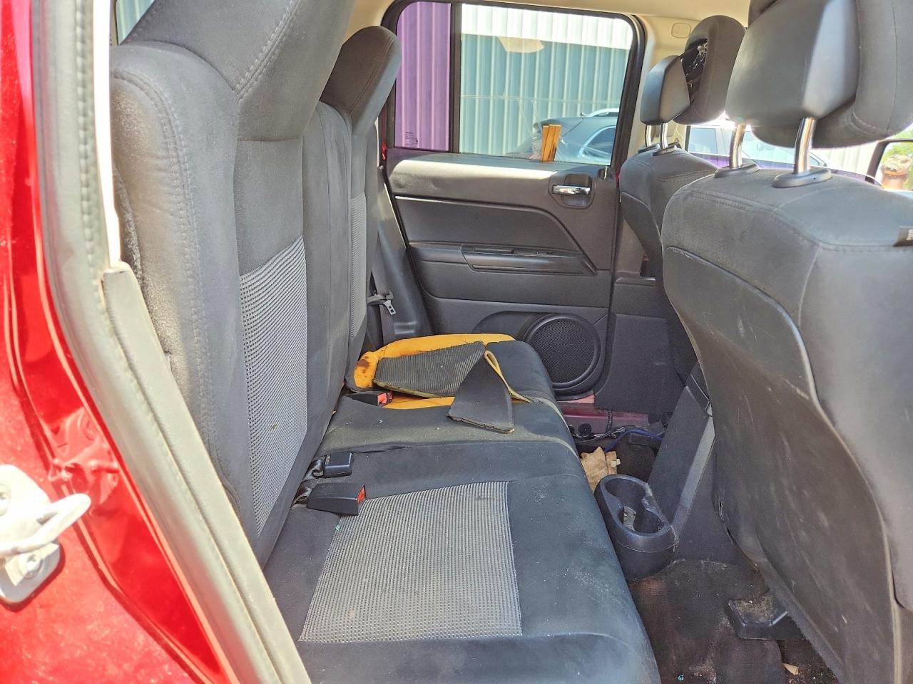 2014 Jeep Patriot Latitude - zdjęcie 11