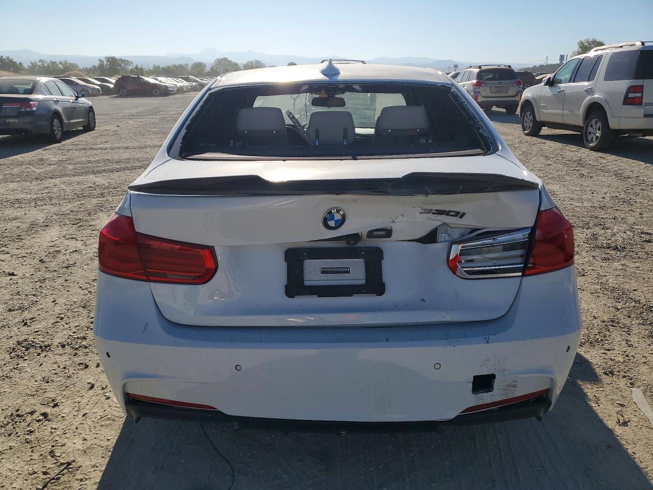 2018 BMW 330 I - zdjęcie 6