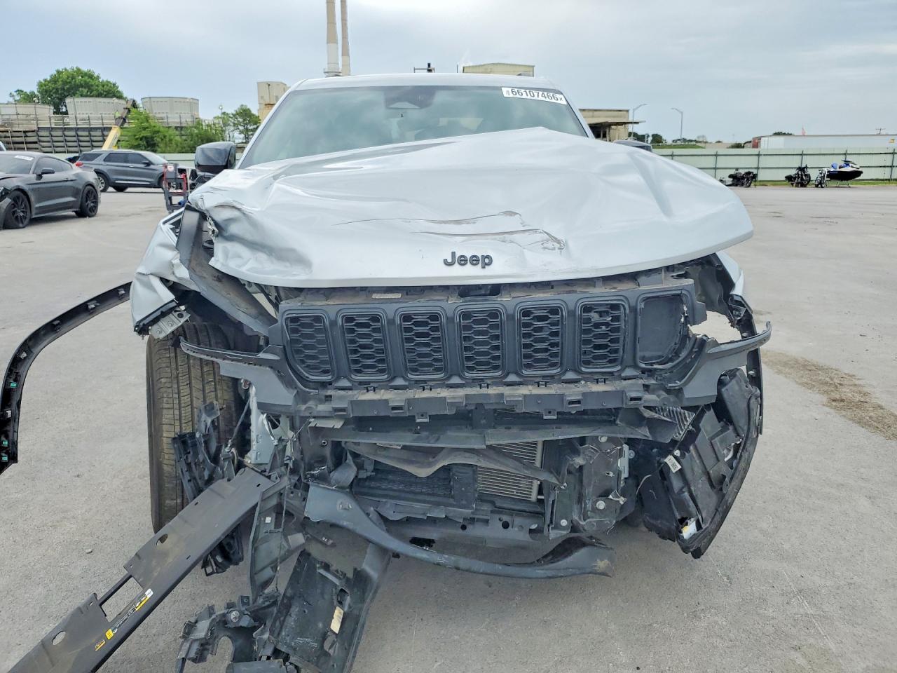 2025 Jeep Grand Cherokee Laredo - zdjęcie 5