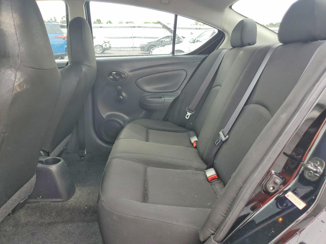 2017 Nissan Versa 1.6 S - zdjęcie 10