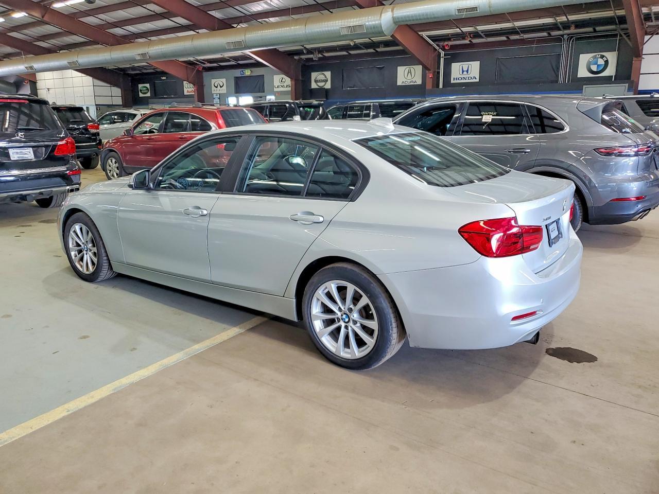 2016 BMW 320 Xi - zdjęcie 2