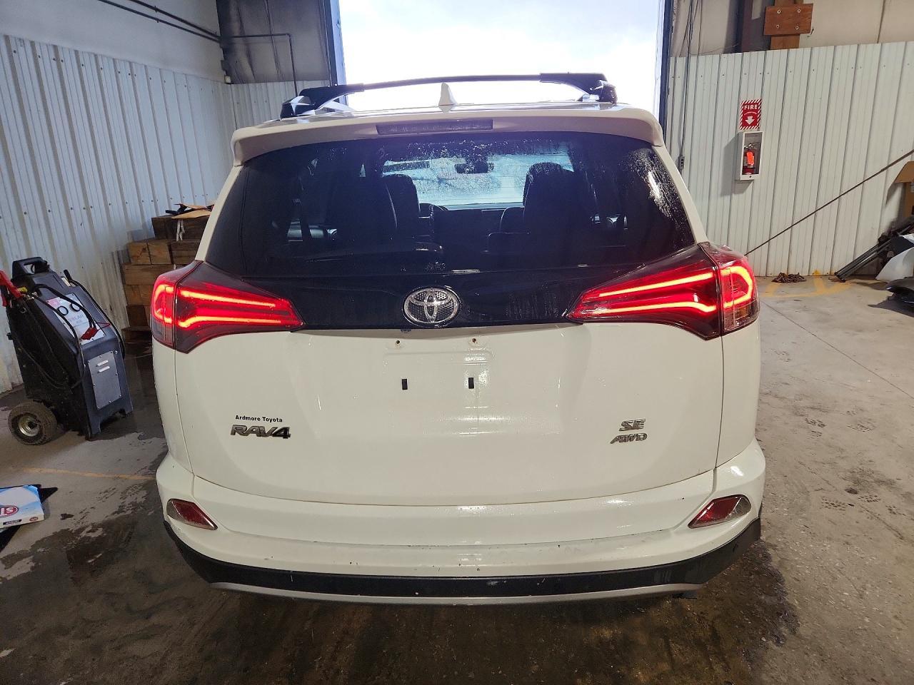2018 Toyota Rav4 Se - zdjęcie 6
