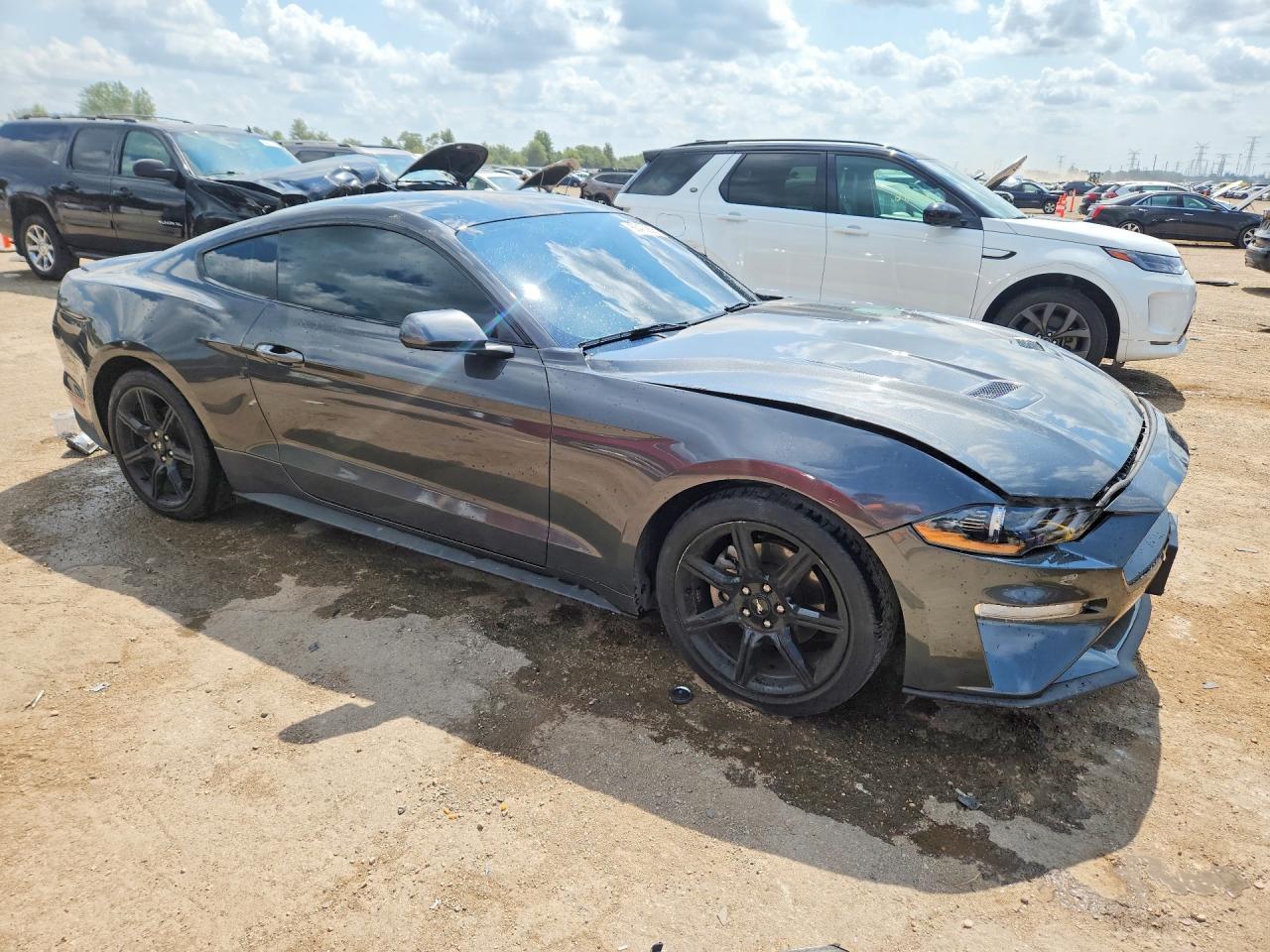 2020 Ford Mustang - zdjęcie 4