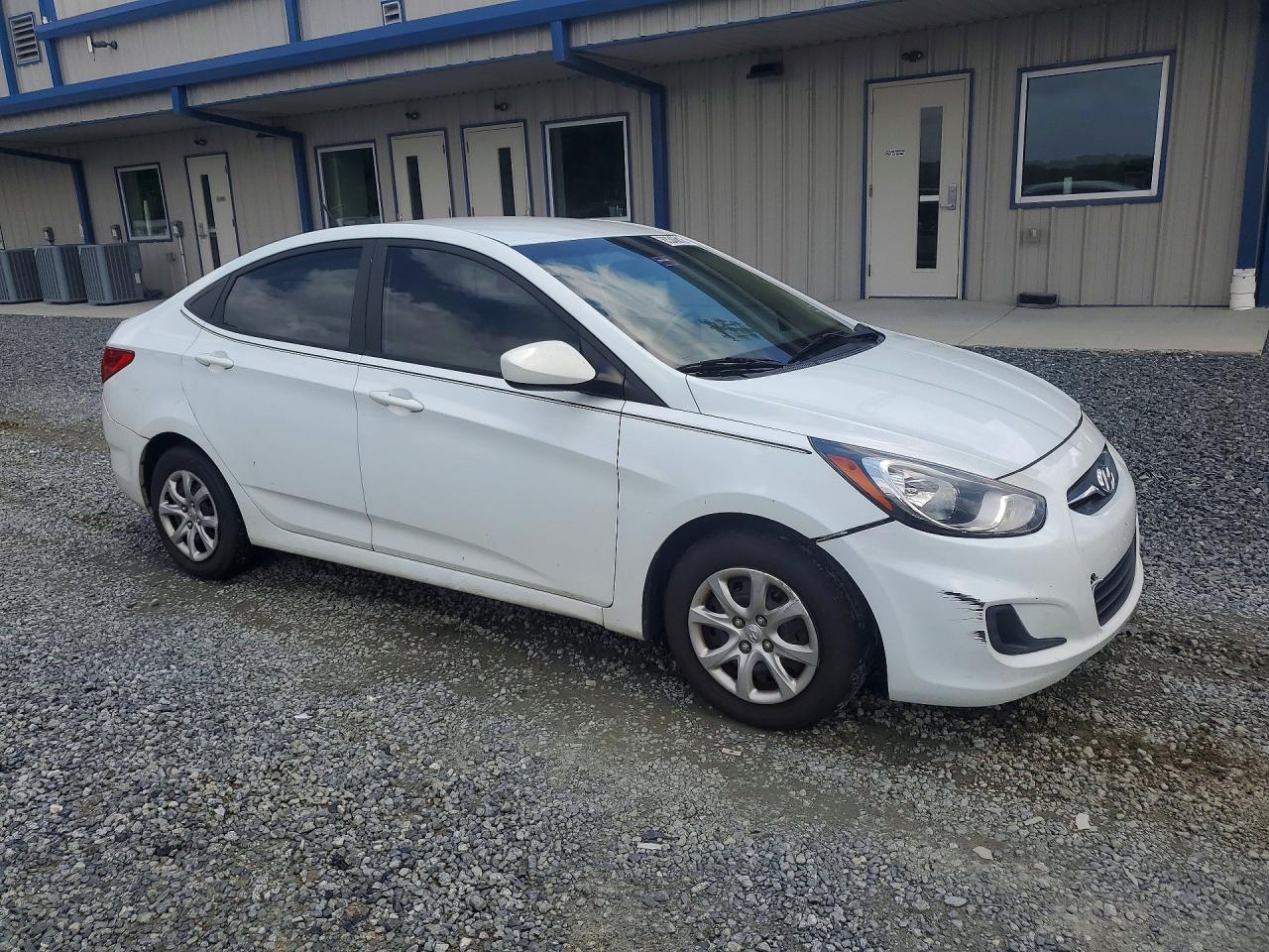 2013 Hyundai Accent Gls - zdjęcie 4