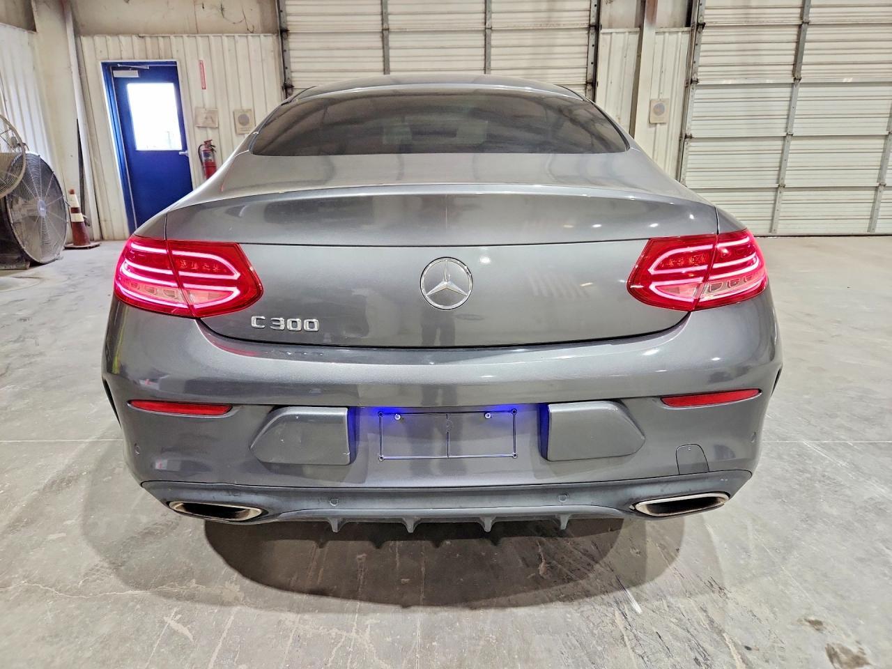 2017 Mercedes-Benz C 300 - zdjęcie 6