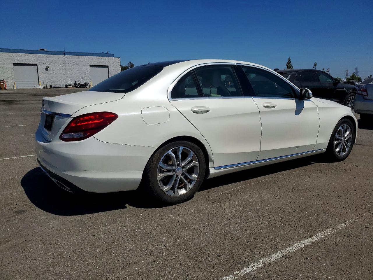 2015 Mercedes-Benz C 300 - zdjęcie 3