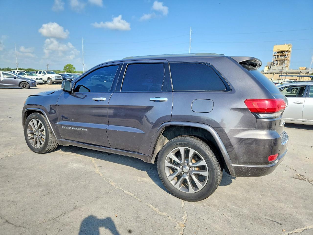 2018 Jeep Grand Cherokee Overland - zdjęcie 2