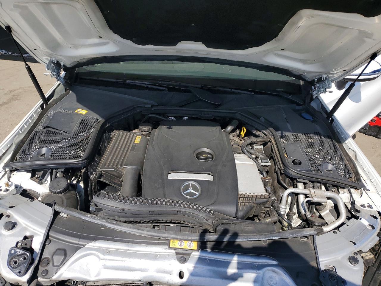 2017 Mercedes-Benz C 300 - zdjęcie 11