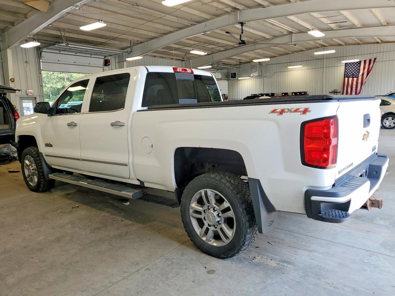 2016 Chevrolet Silverado K2500 High Country - zdjęcie 2