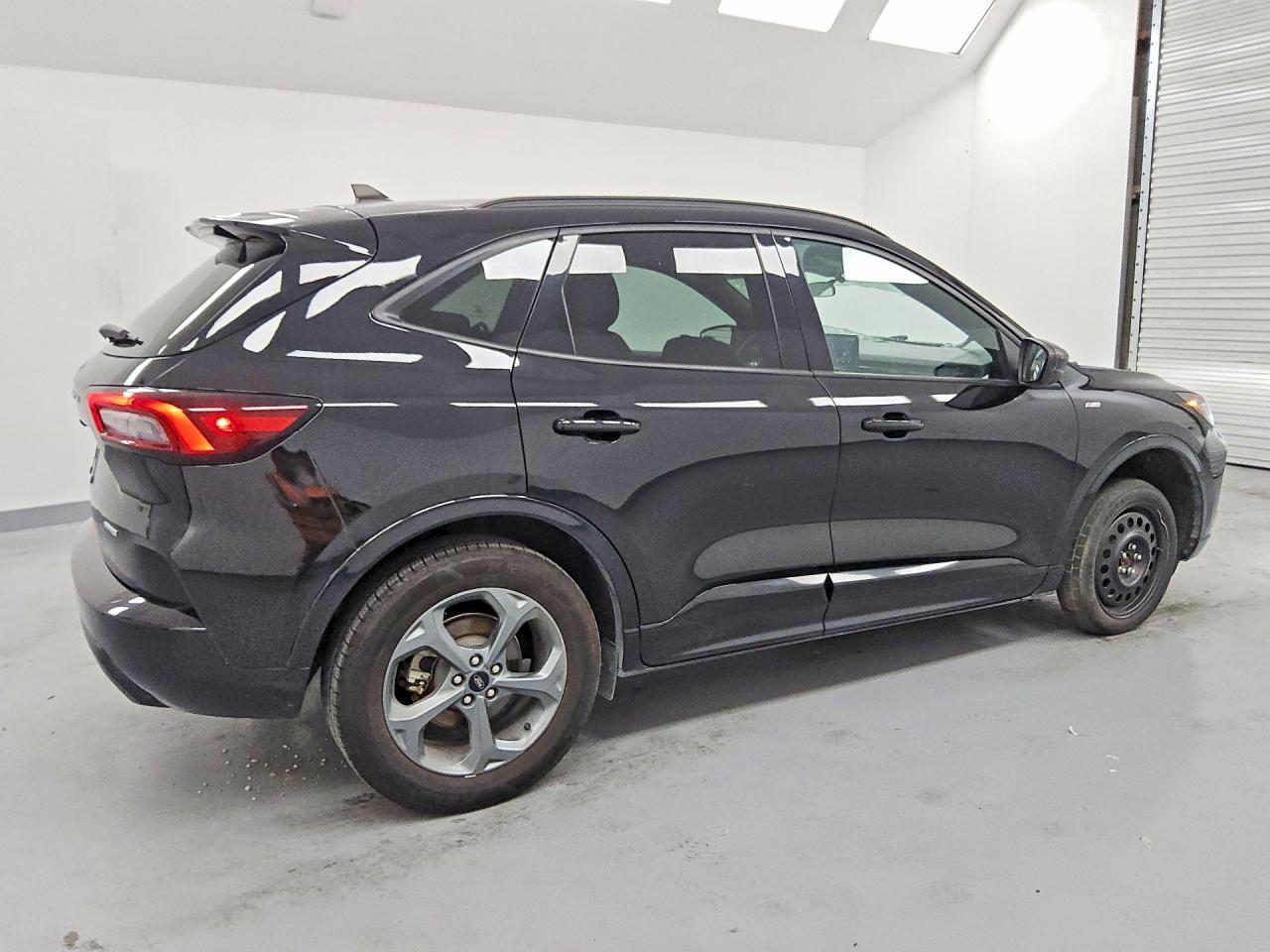 2023 Ford Escape St Line - zdjęcie 3