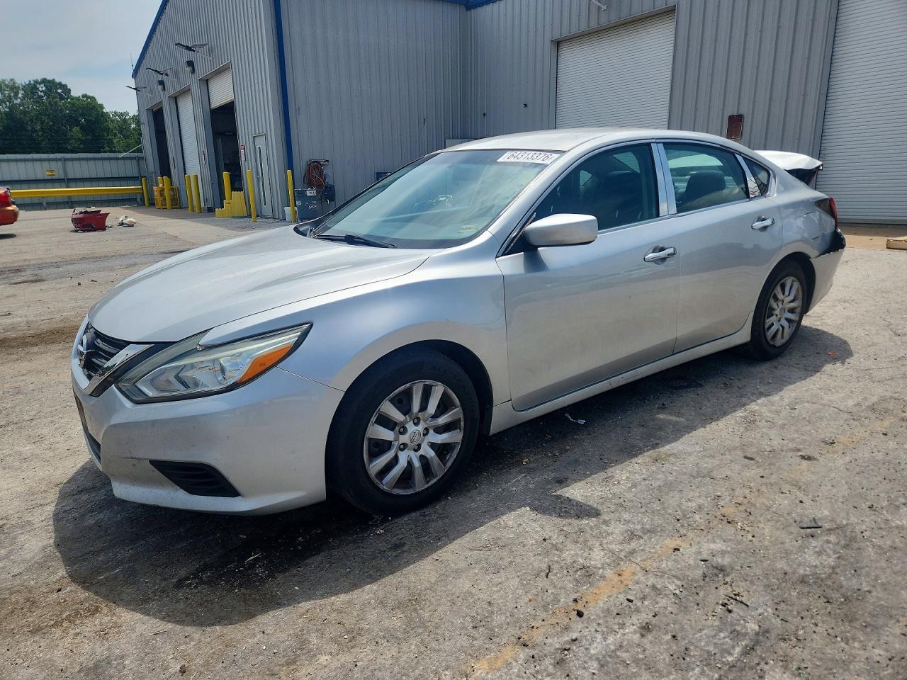 2016 Nissan Altima 4D 2Wd - zdjęcie główne