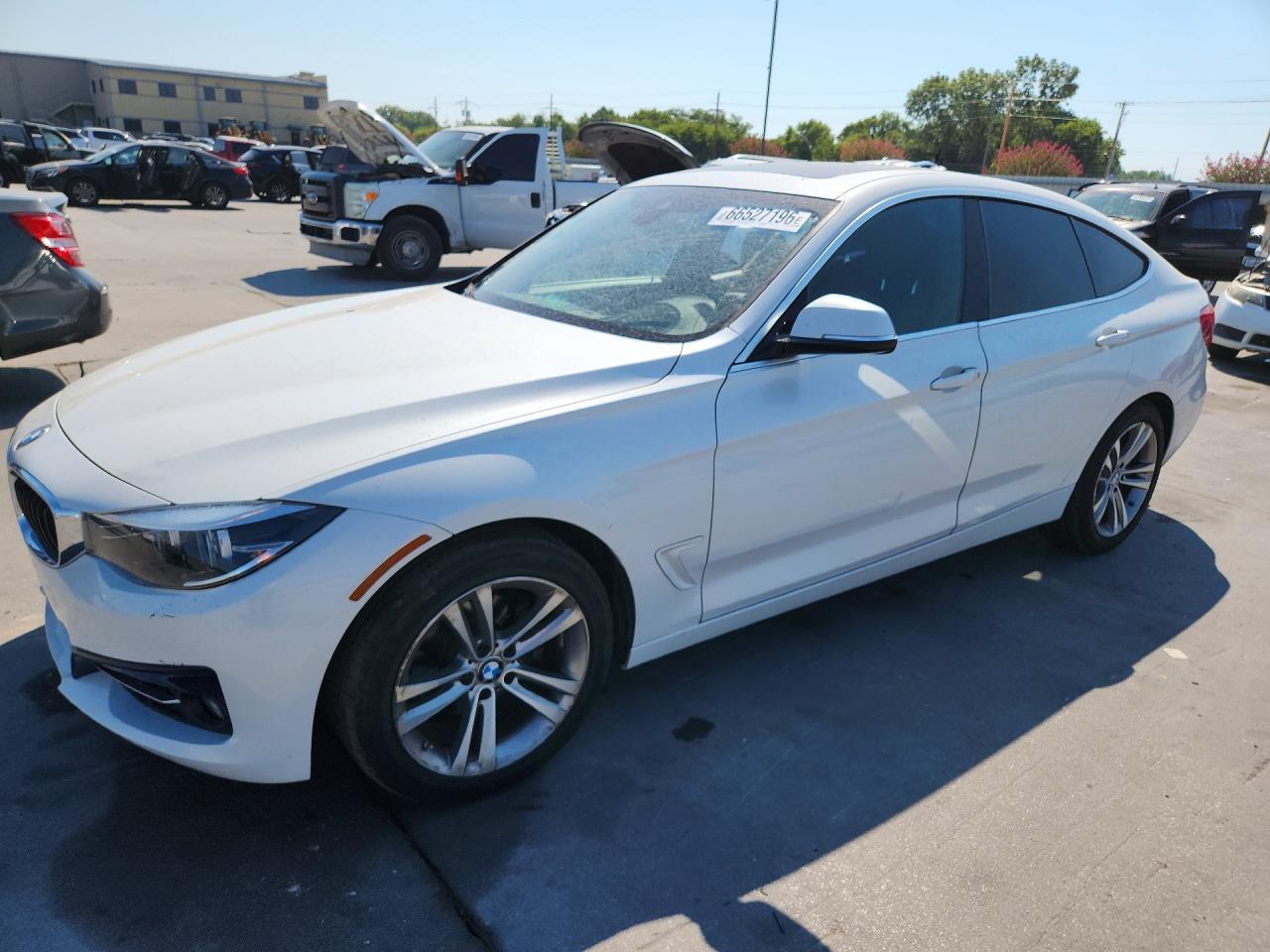 2018 BMW Seria 3 330i - zdjęcie główne