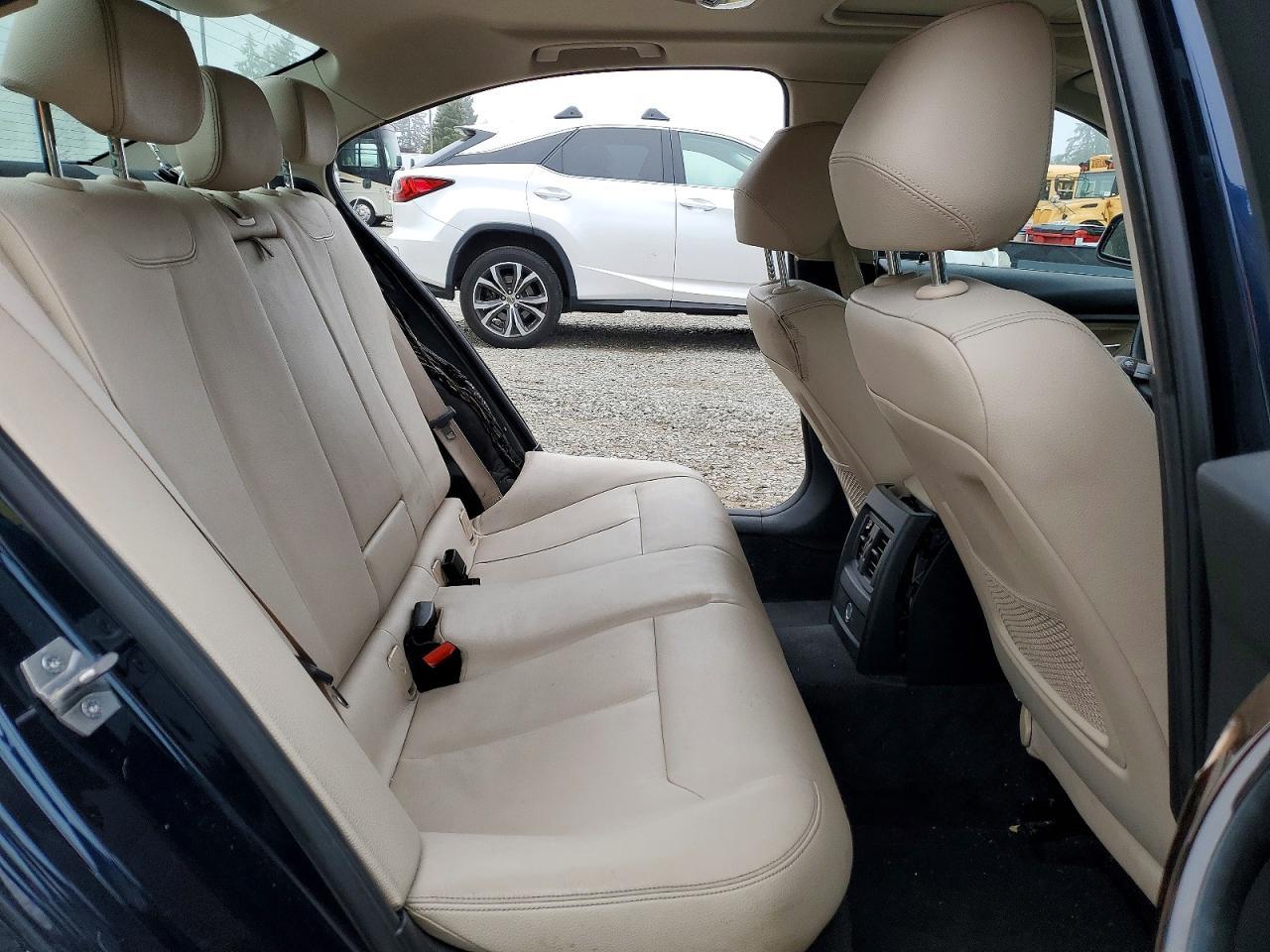 2015 BMW 328 I - zdjęcie 10
