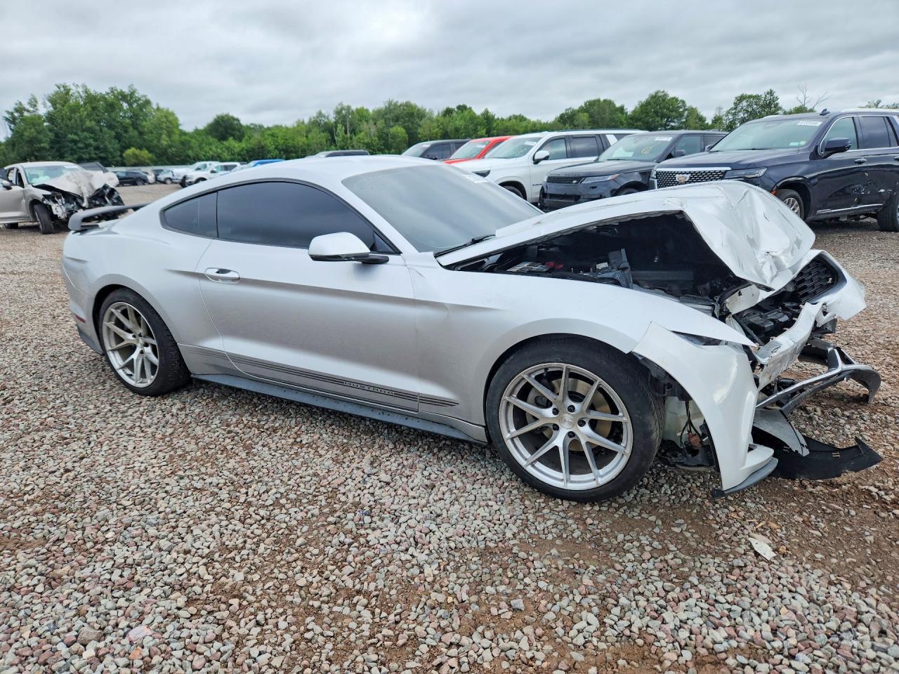 2017 Ford Mustang - zdjęcie 4