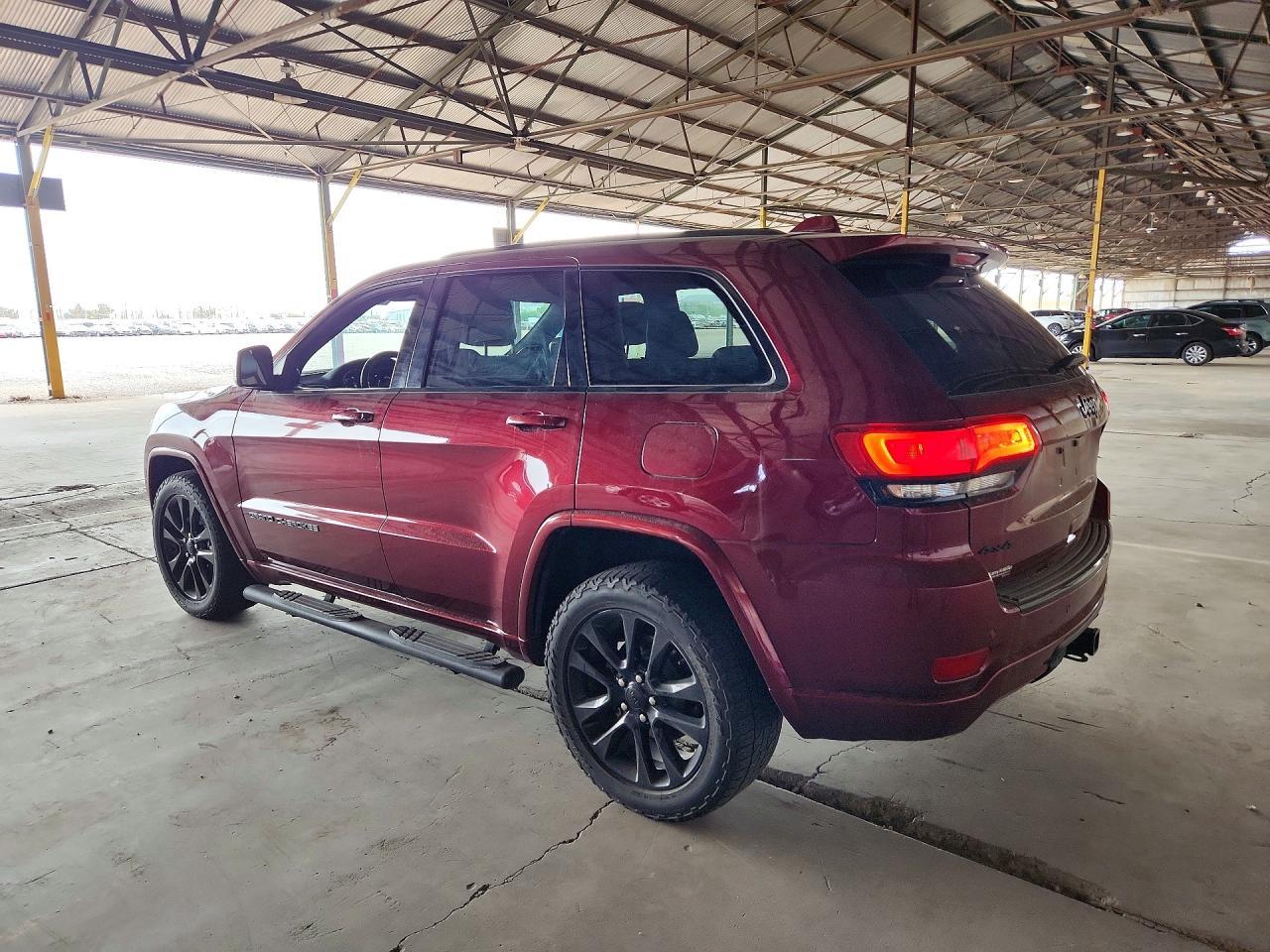 2018 Jeep Grand Cherokee Laredo - zdjęcie 2