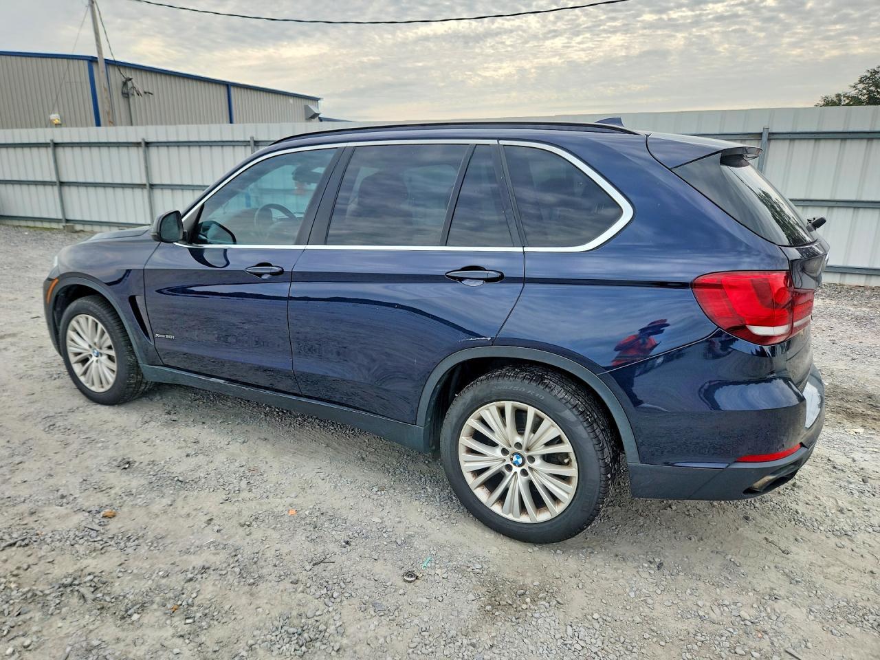 2015 BMW X5 xDrive50I - zdjęcie 2
