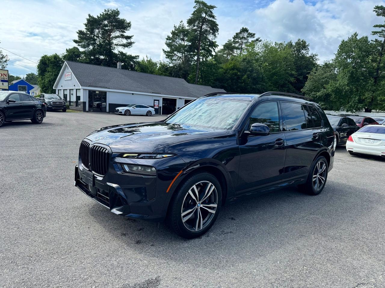 2024 BMW X7 xDrive40I - zdjęcie główne