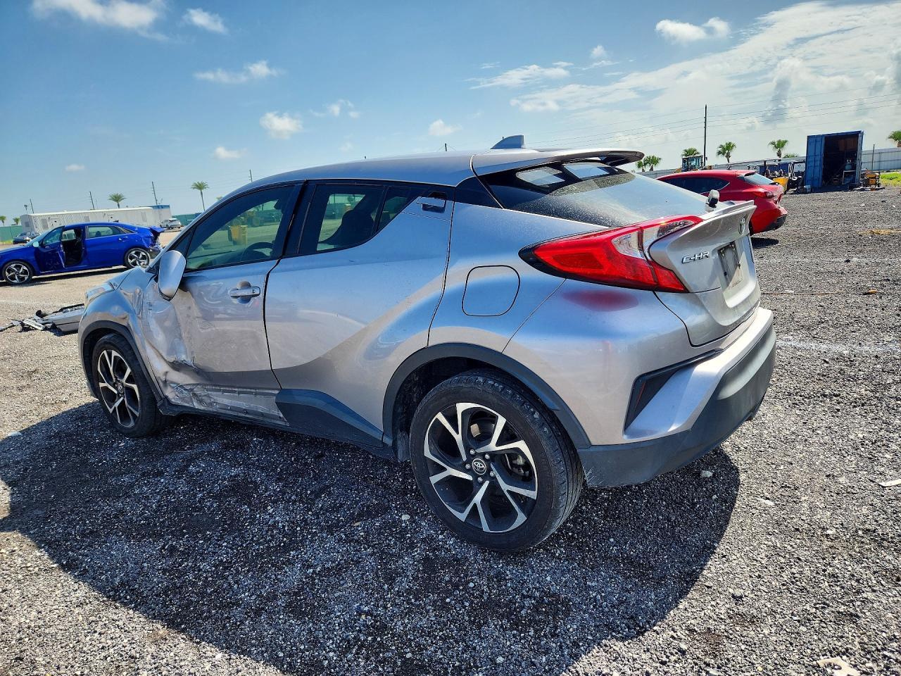2019 Toyota C-Hr Xle - zdjęcie 2