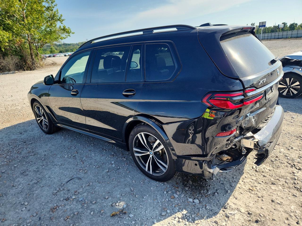 2024 BMW X7 xDrive40I - zdjęcie 2