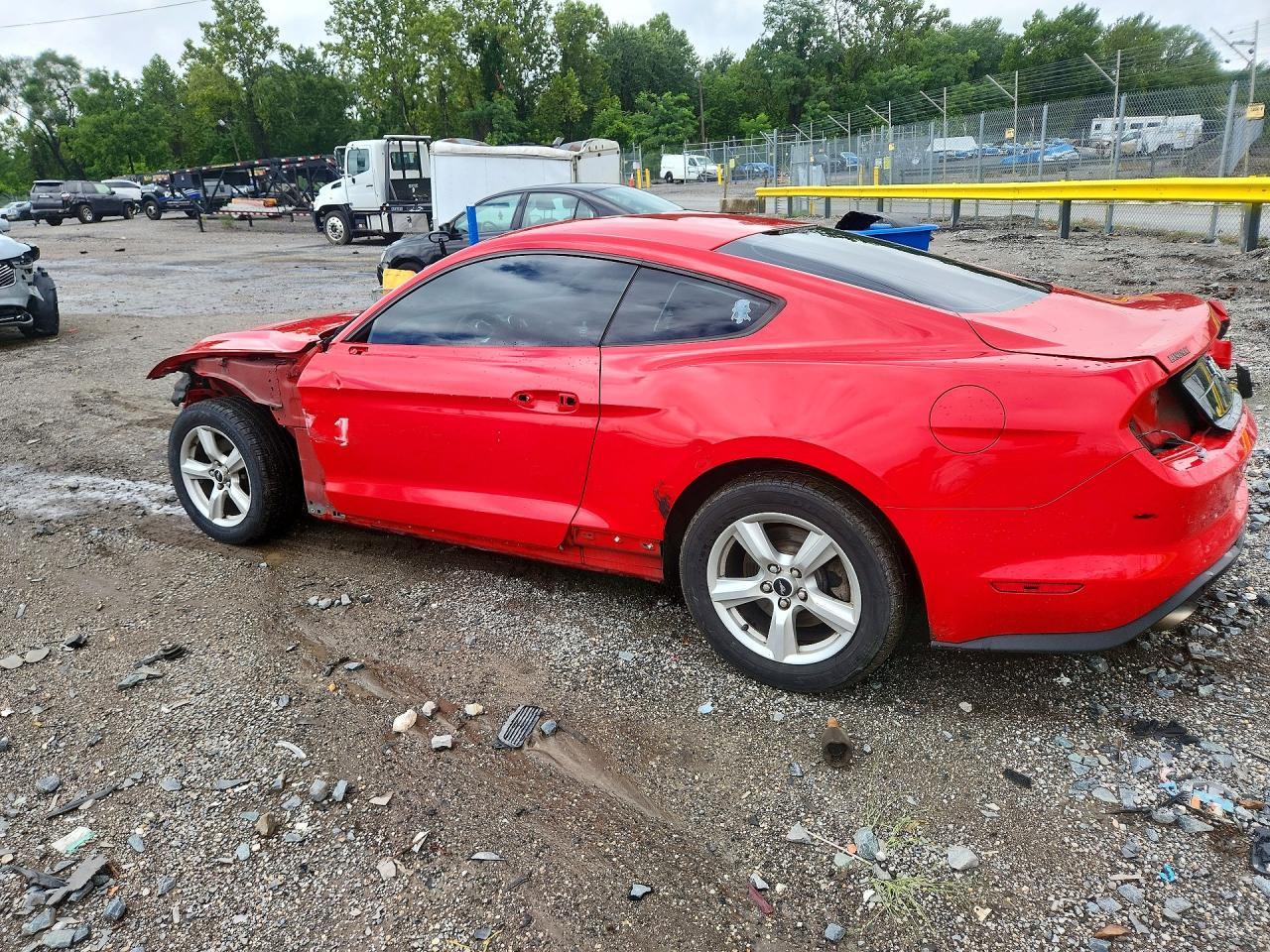 2018 Ford Mustang - zdjęcie 2