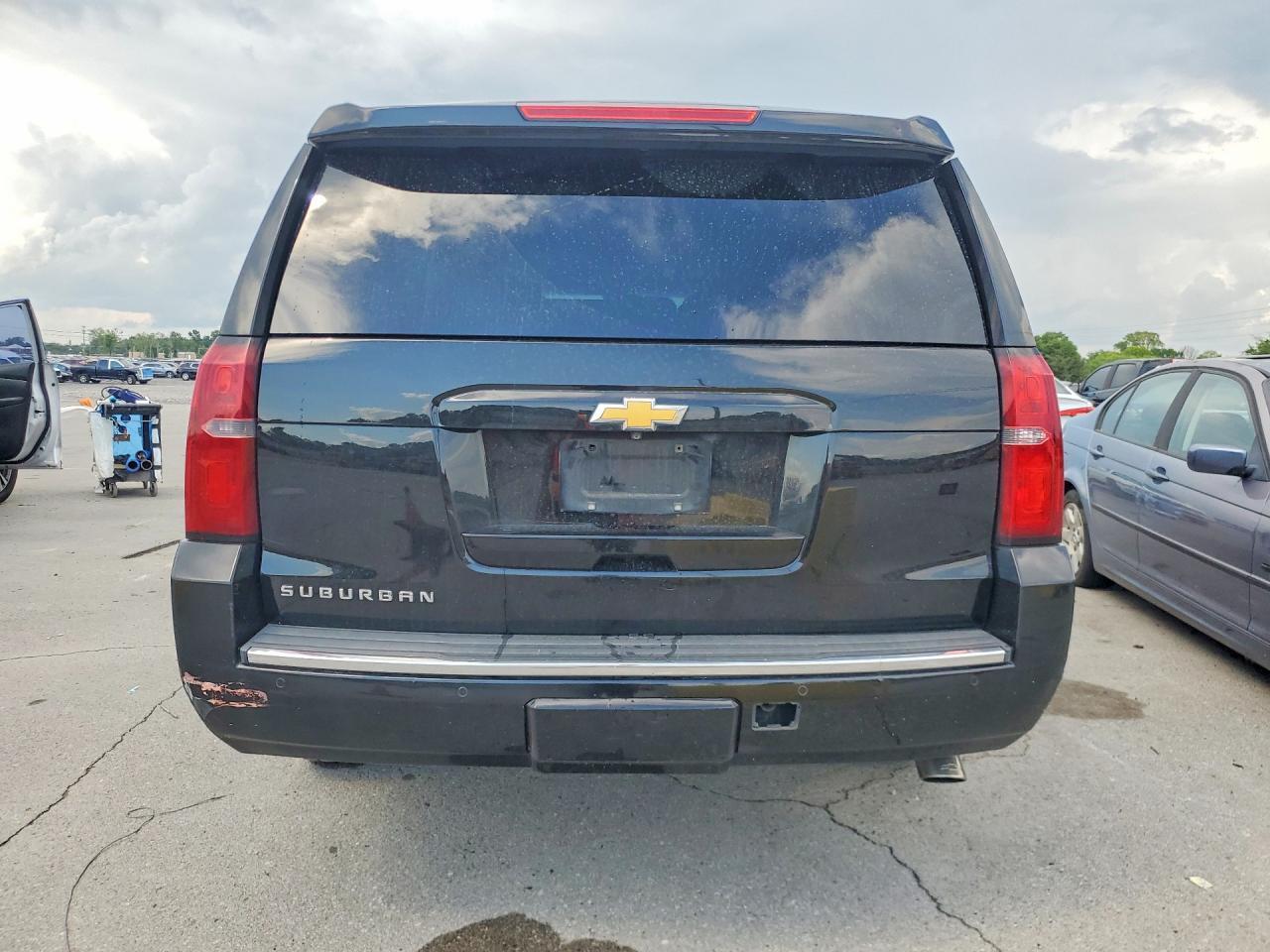 2015 Chevrolet Suburban K1500 Ltz - zdjęcie 6