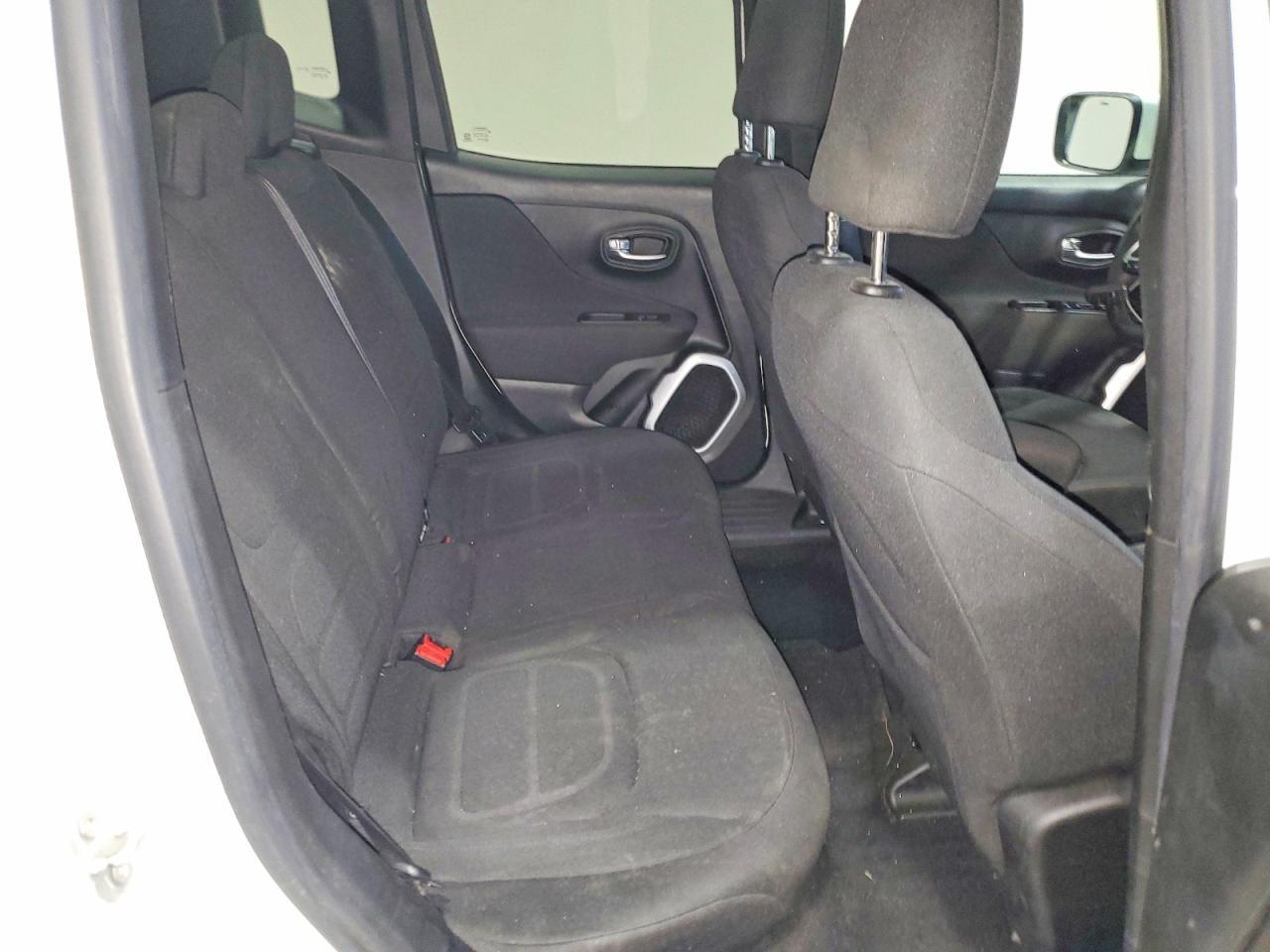 2018 Jeep Renegade Latitude - zdjęcie 11