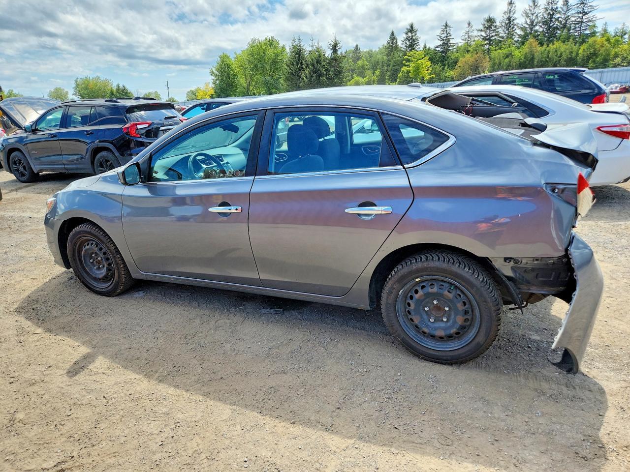 2018 Nissan Sentra S - zdjęcie 2