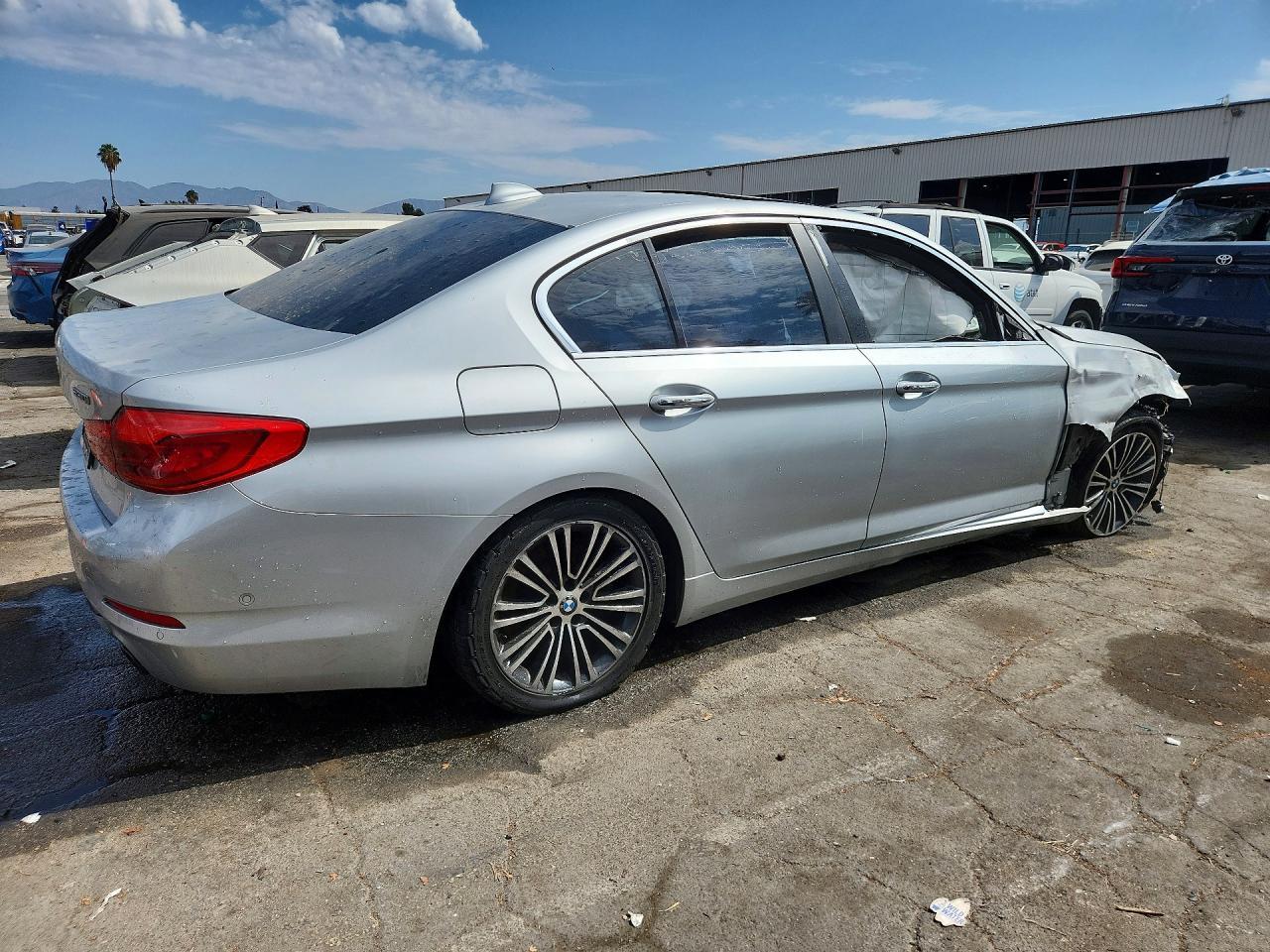 2017 BMW 530 I - zdjęcie 3