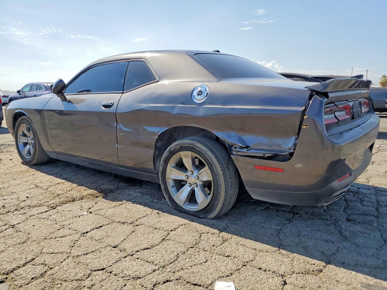 2021 Dodge Challenger Sxt - zdjęcie 2